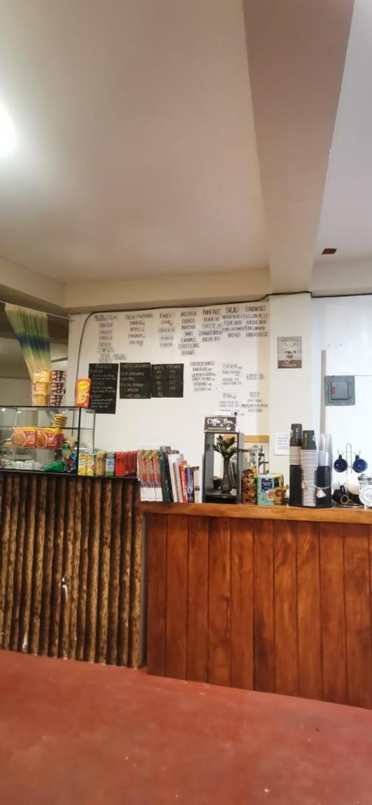 Cool Breeze Lodge And Cafe Банаю Экстерьер фото
